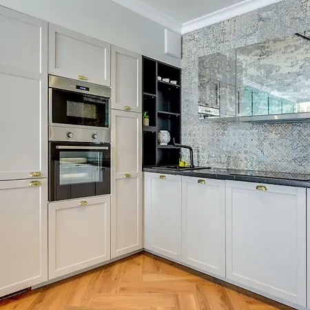 Apartament 106 *